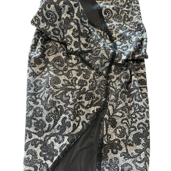 Lululemon Outrun 17" Crop Mini Cinder Lace pattern - Picture 16 of 16